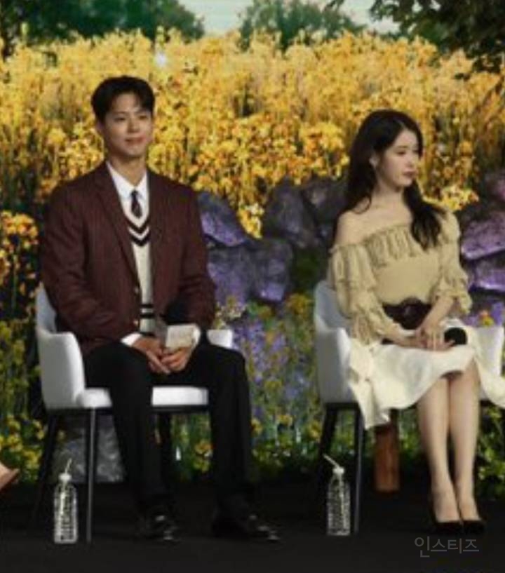 오늘자 케미 난리난 아이유x박보검 투샷 | 인스티즈