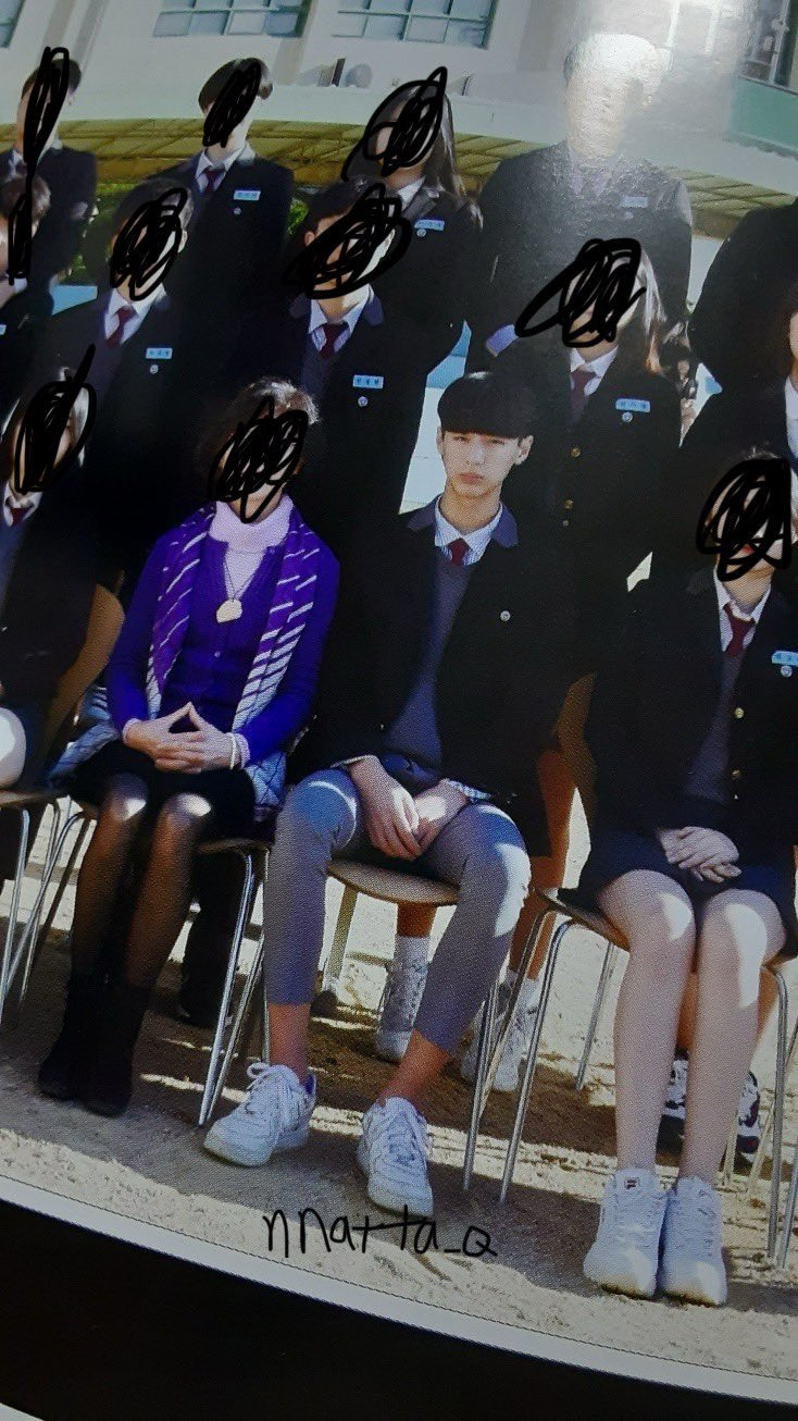[마플] 이한 팬은 아닌데 중학교때 저렇게 입고댕기는 애들이 더 많지않았음...? | 인스티즈