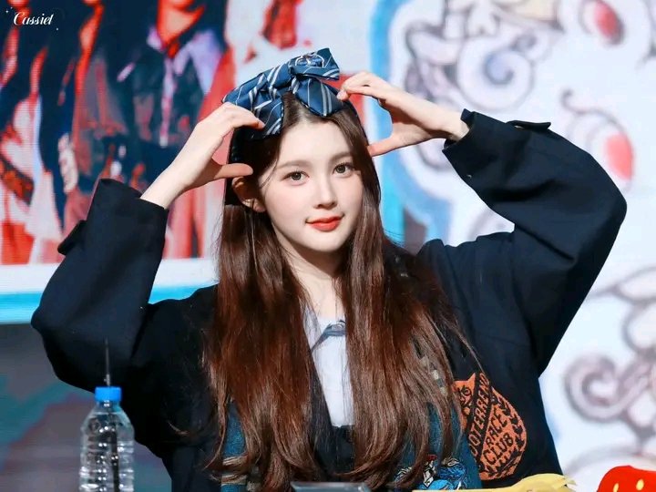 [잡담] 하투하 에이나 얼굴 뭔가 신기한게 | 인스티즈
