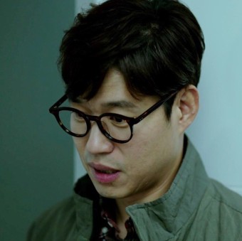 [잡담] 김선호 이준영 글 안경 때문에 더 말갈리는거 같아ㅋㅋㅋ 언급된 안경 쓴 배우 모아봄 | 인스티즈