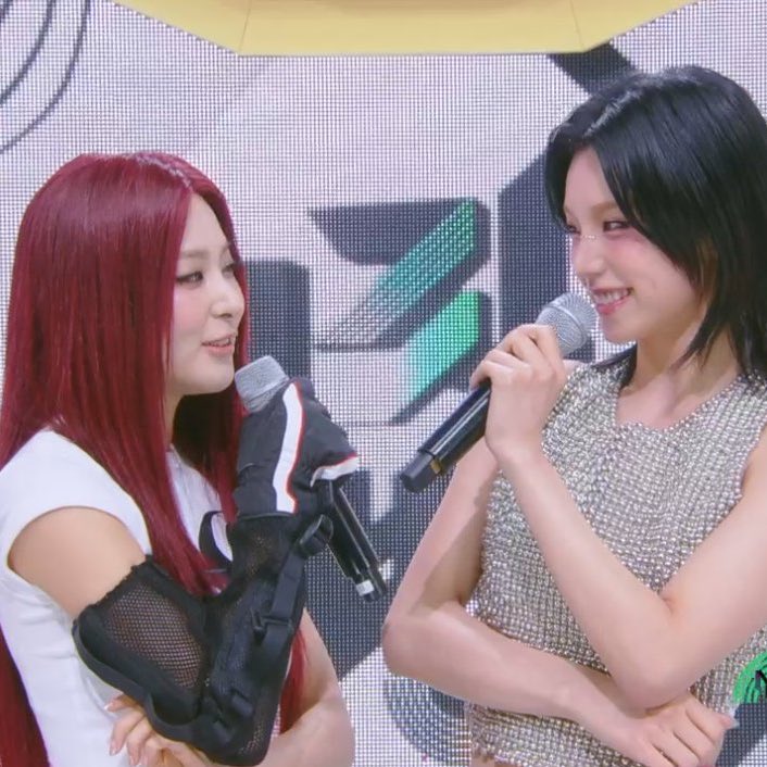 [잡담] 슬기랑 예지 머리색 서로 바꼈다ㅋㅋㅋㅋ | 인스티즈
