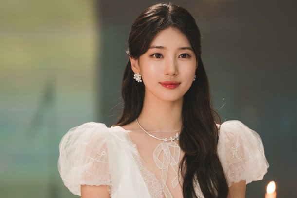[잡담] 백설공주 수지 뮤비 세트장 너무 잘 만들었다 | 인스티즈