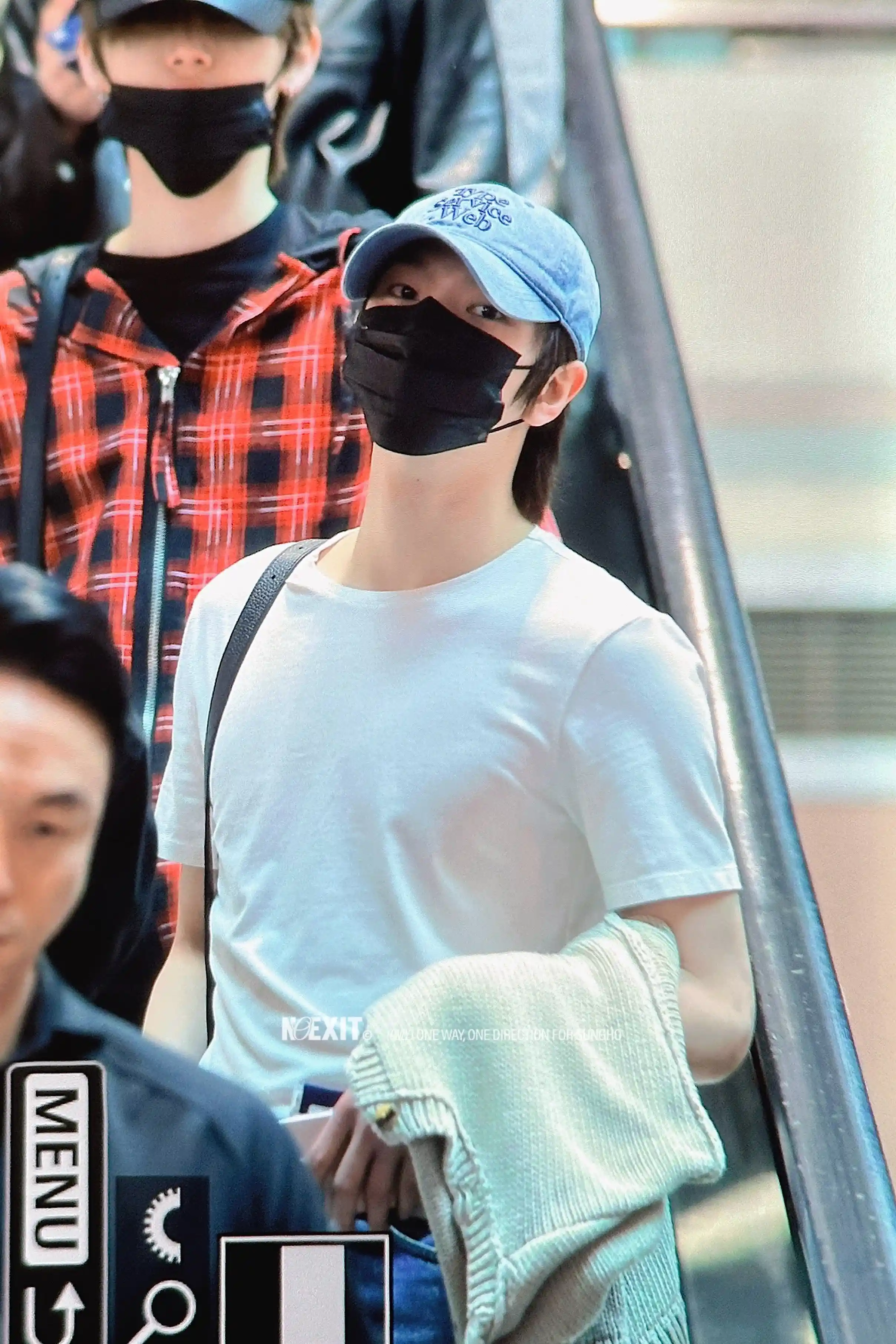 박성호 호왼 호른 프리뷰 고화질 (61) webp 지금보다 파랗게 더 더 파랗게 🌊 | 인스티즈