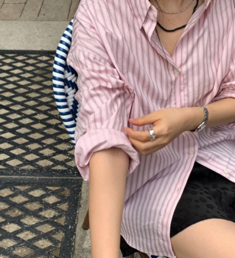 [잡담] 애드라 스트라이프 셔츠 줄 진한거 or 연한거 | 인스티즈