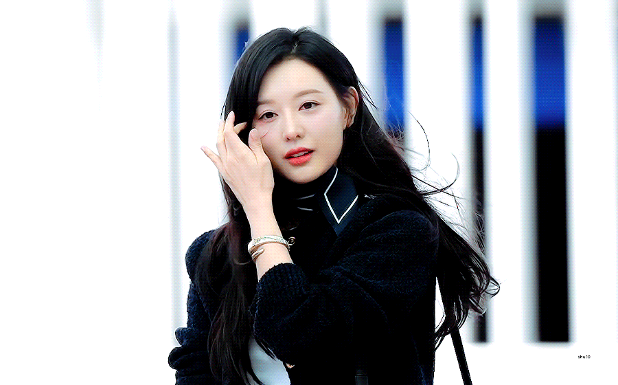 [잡담] 오늘 낮에 김지원 출국했는데 | 인스티즈