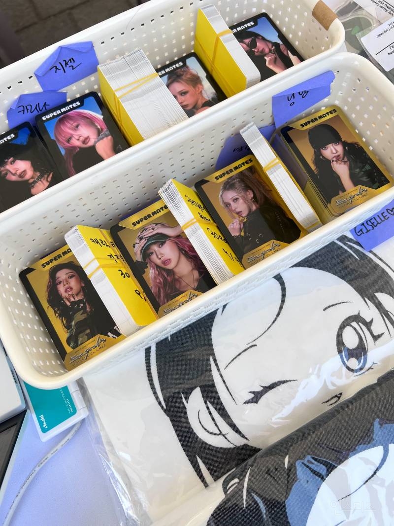 에스파 월드투어 콘서트 짤들 feat. 위플래시 직접말아주는 GD | 인스티즈