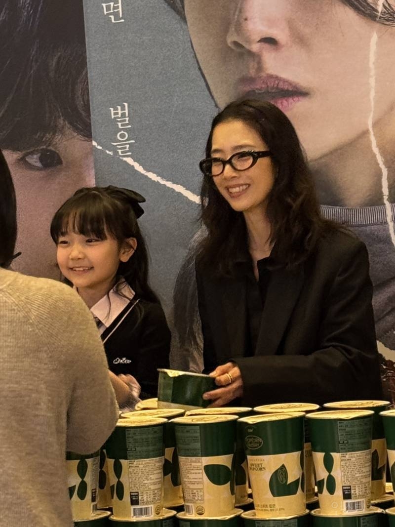 배우들이 직접 알바 뛴다는 요즘 CGV 근황.jpg | 인스티즈