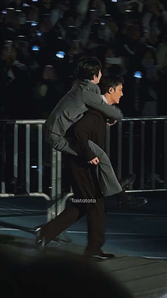 ㄱ [잡담] 이.... 이게... 이게이.... 이게 뭐고ㅋㅋ.... | 인스티즈