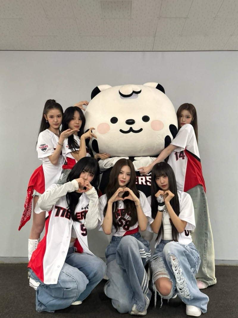 KBO 개막전부터 얼굴로 기 살려준 여돌 | 인스티즈