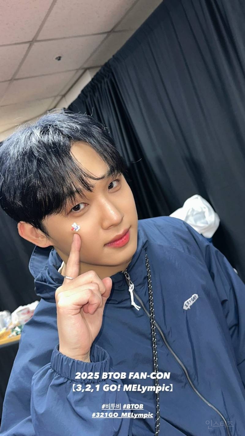 팬들한테 보자마자 쌩얼 어떠냐고 묻는 남돌.jpg | 인스티즈