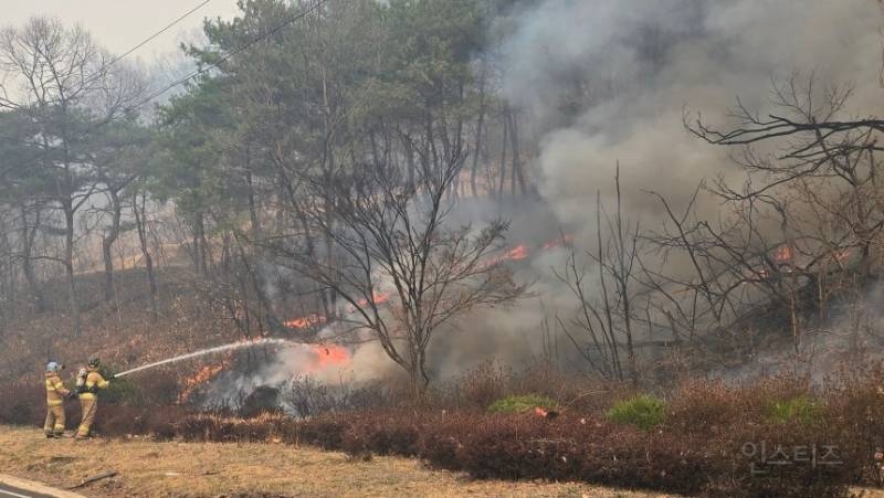 [속보] 경북 의성서 헬기 추락, 조종사 1명 사망…"전국 헬기 운항 중지” | 인스티즈