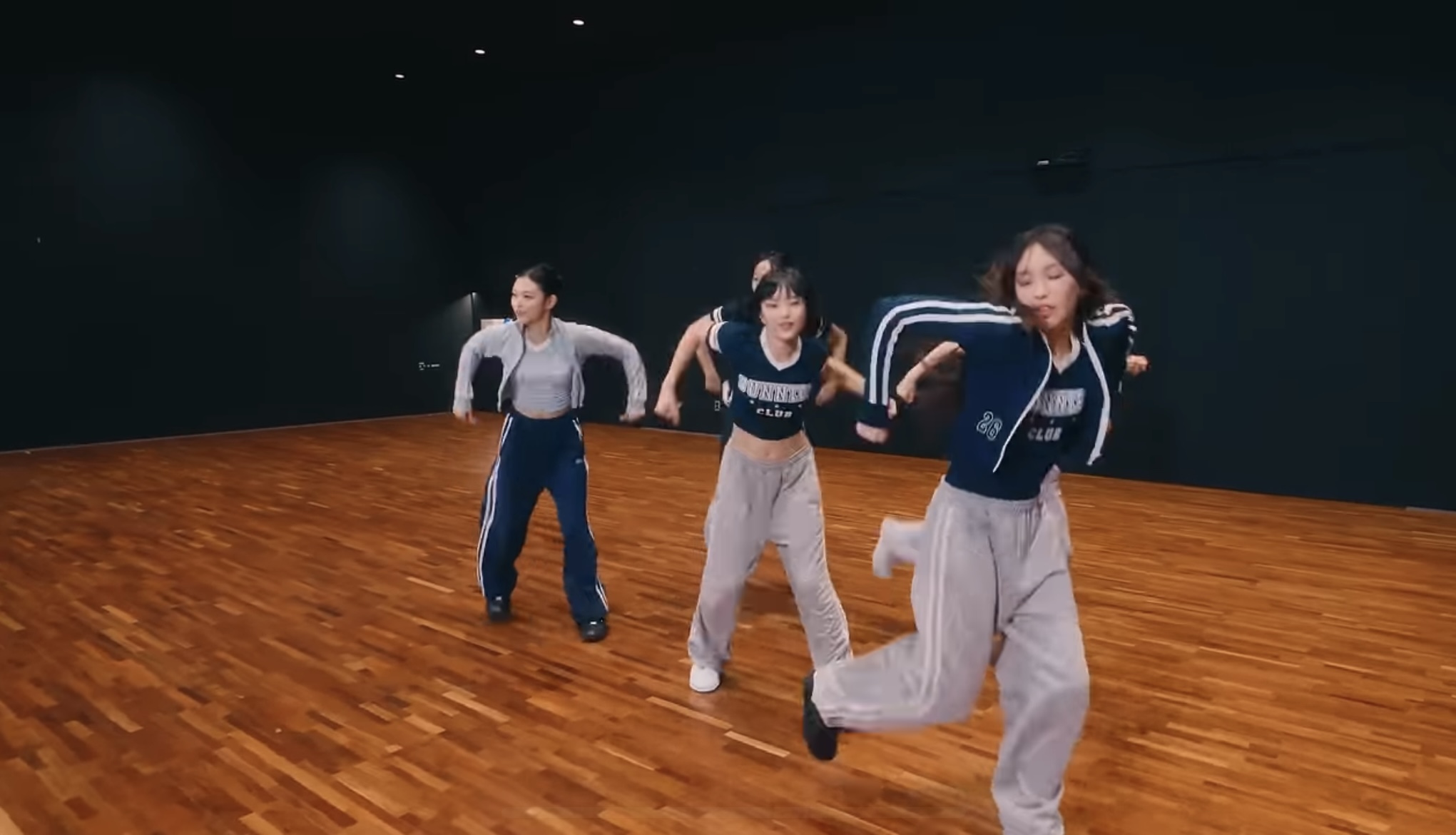[마플] 헐 뉴진스 예전이랑 지금 연습실 차이래 | 인스티즈