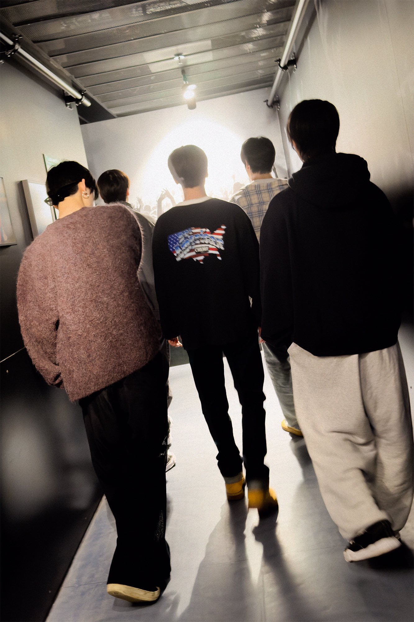 [잡담] 난 투바투 뒷모습짤들이 참 좋아 | 인스티즈