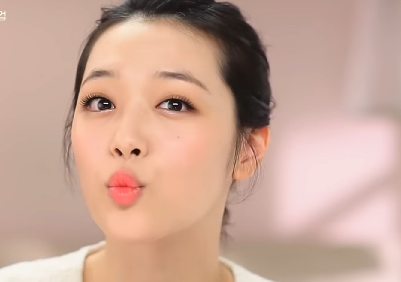 [잡담] 오랜만에 이 영상 보는데 립 색 예쁜데??? | 인스티즈