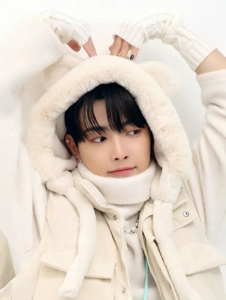 패션 센스 좋고 비율 좋은 남돌이 이젠 옷까지 만들 경우.jpg | 인스티즈