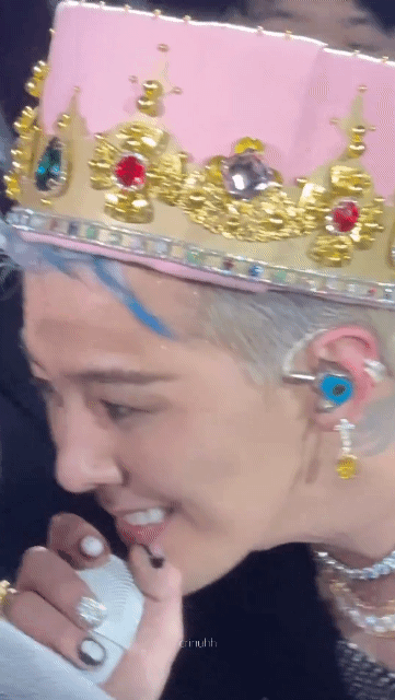 팬이 시집간다고 하자 지디의 𝙈𝙄𝘾𝙃𝙄𝙉 반응..avi | 인스티즈