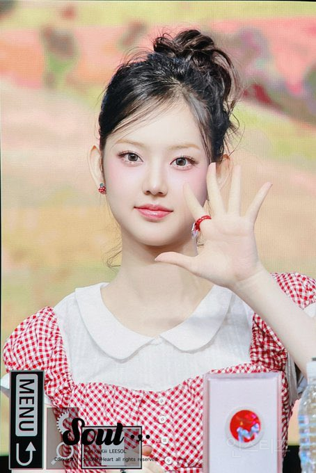 팬싸에서 오늘 누가 공주냐고 물어봤던 키키 이솔.twt | 인스티즈