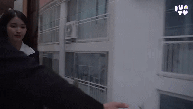 [잡담] 아이유 박보검한테 미치고 싶지 않으면 함부로 들어오지마 | 인스티즈