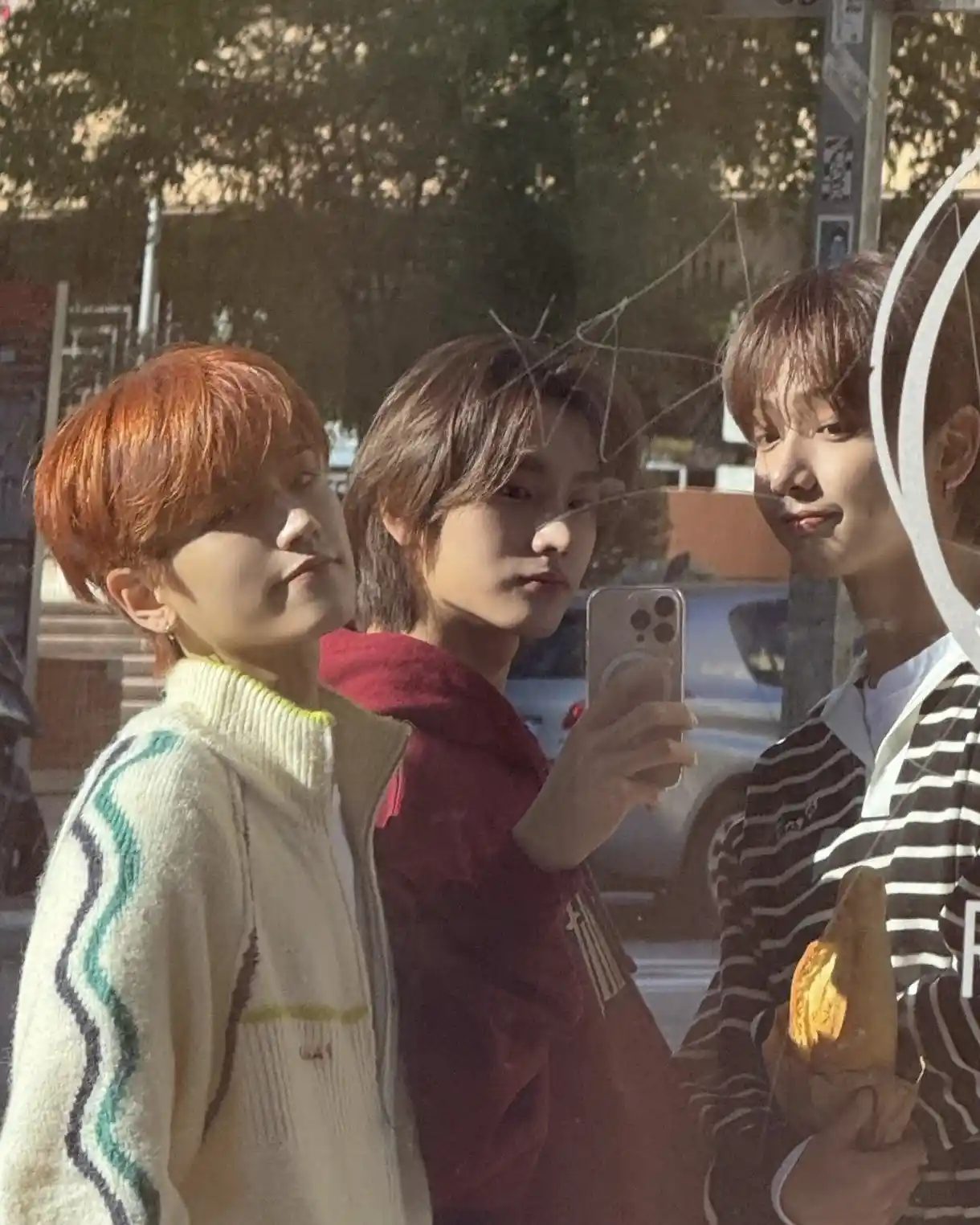 박성호 호왼 호른 남찍사 (2) + 03즈 명재현 이상혁 박성호 쓰리샷 webp (1) 공유 | 인스티즈