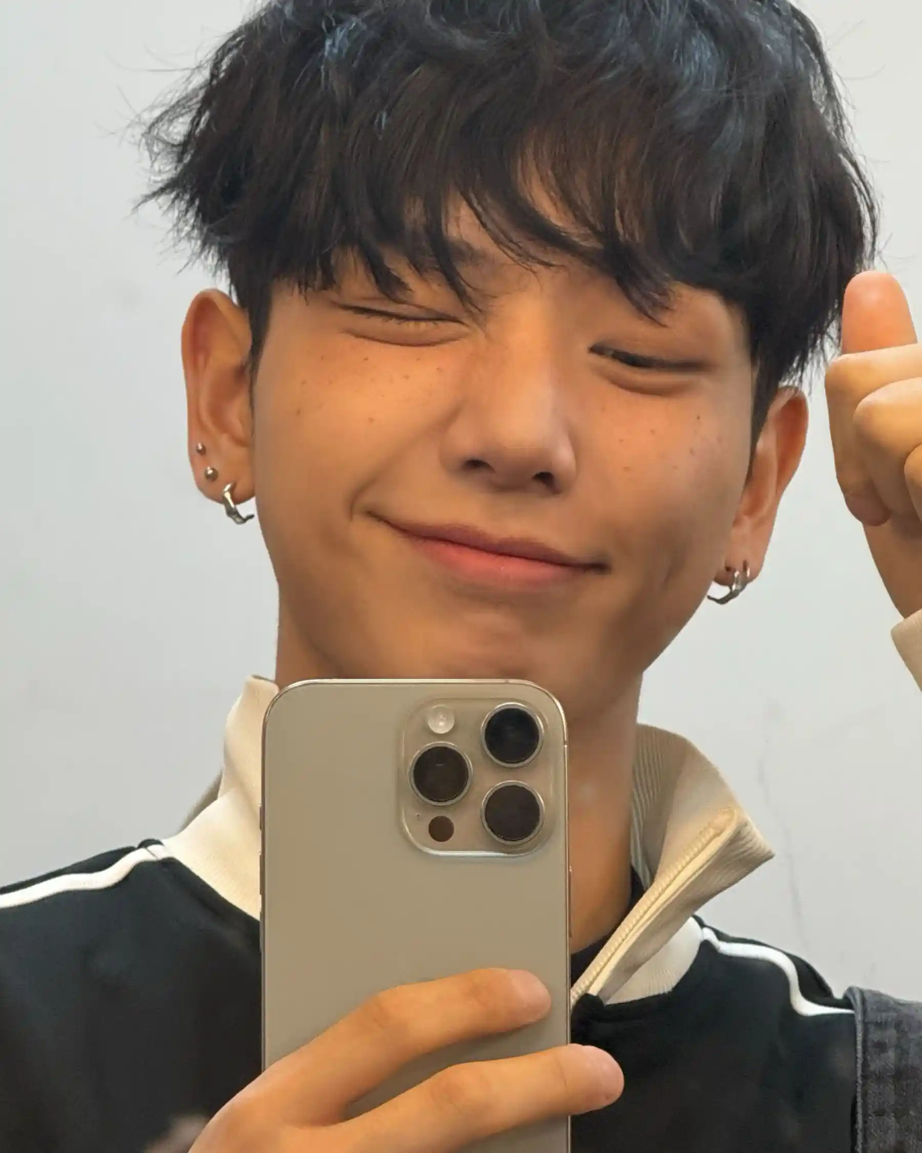 상당히 멤.놀.깔 명재현 명왼 명른 셀카 webp (4) 공유 | 인스티즈