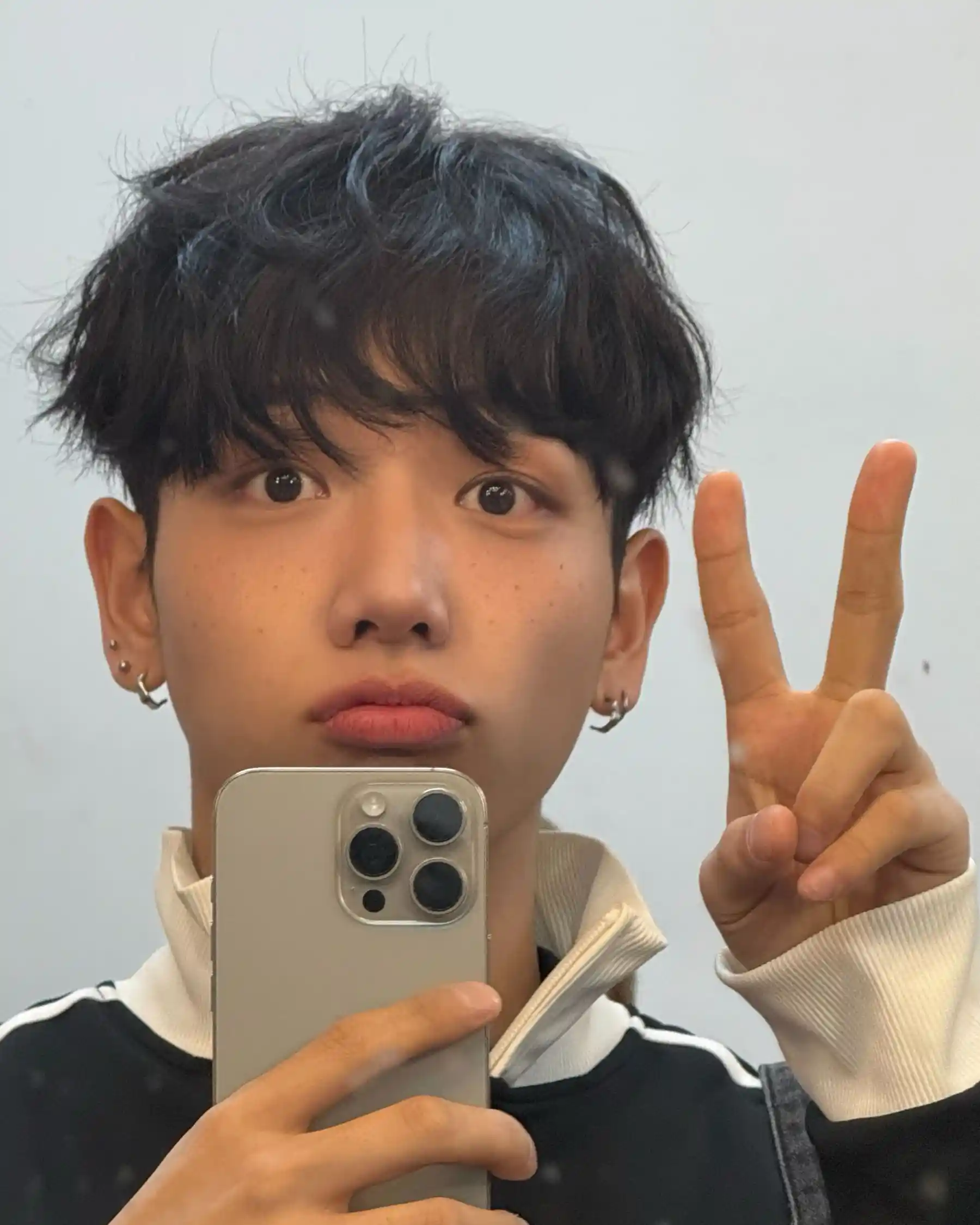 상당히 멤.놀.깔 명재현 명왼 명른 셀카 webp (4) 공유 | 인스티즈