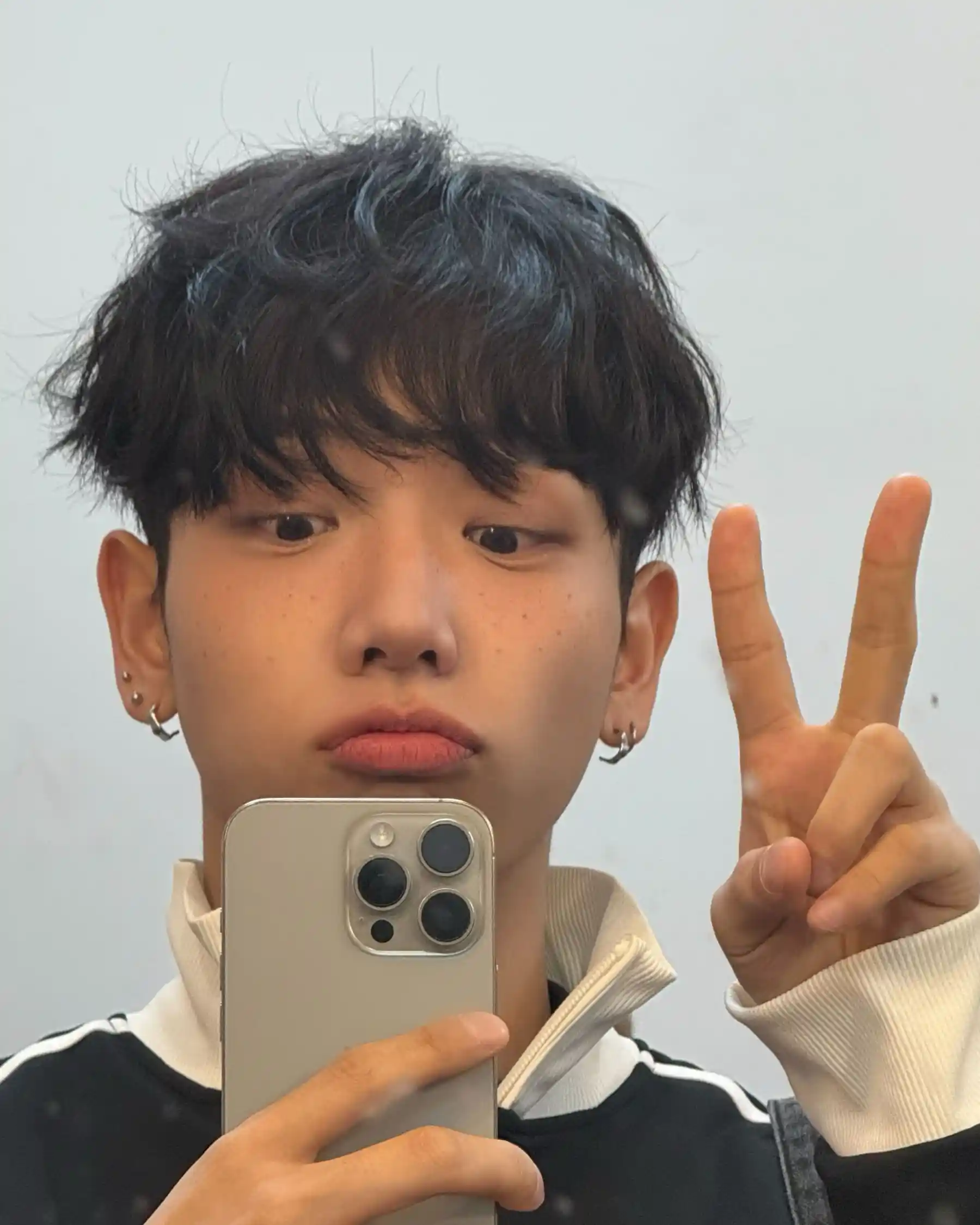 상당히 멤.놀.깔 명재현 명왼 명른 셀카 webp (4) 공유 | 인스티즈