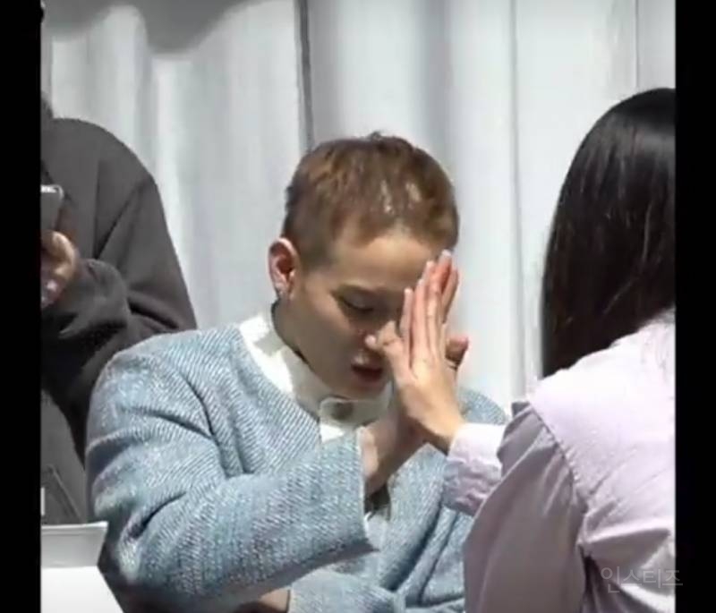 팬이랑 손잡을때 멤버별 특징.X | 인스티즈