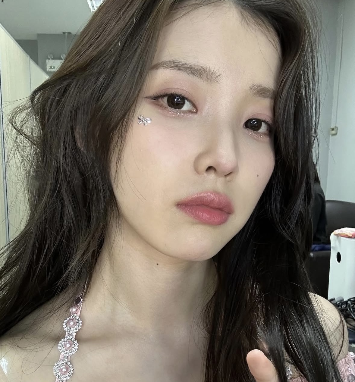 [잡담] 아이유 콘서트 메이크업은 색다르게 예쁘다 | 인스티즈