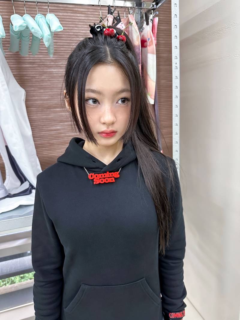 데뷔 전 사진 올려준 것 같은 오늘자 키키 공트.jpg | 인스티즈