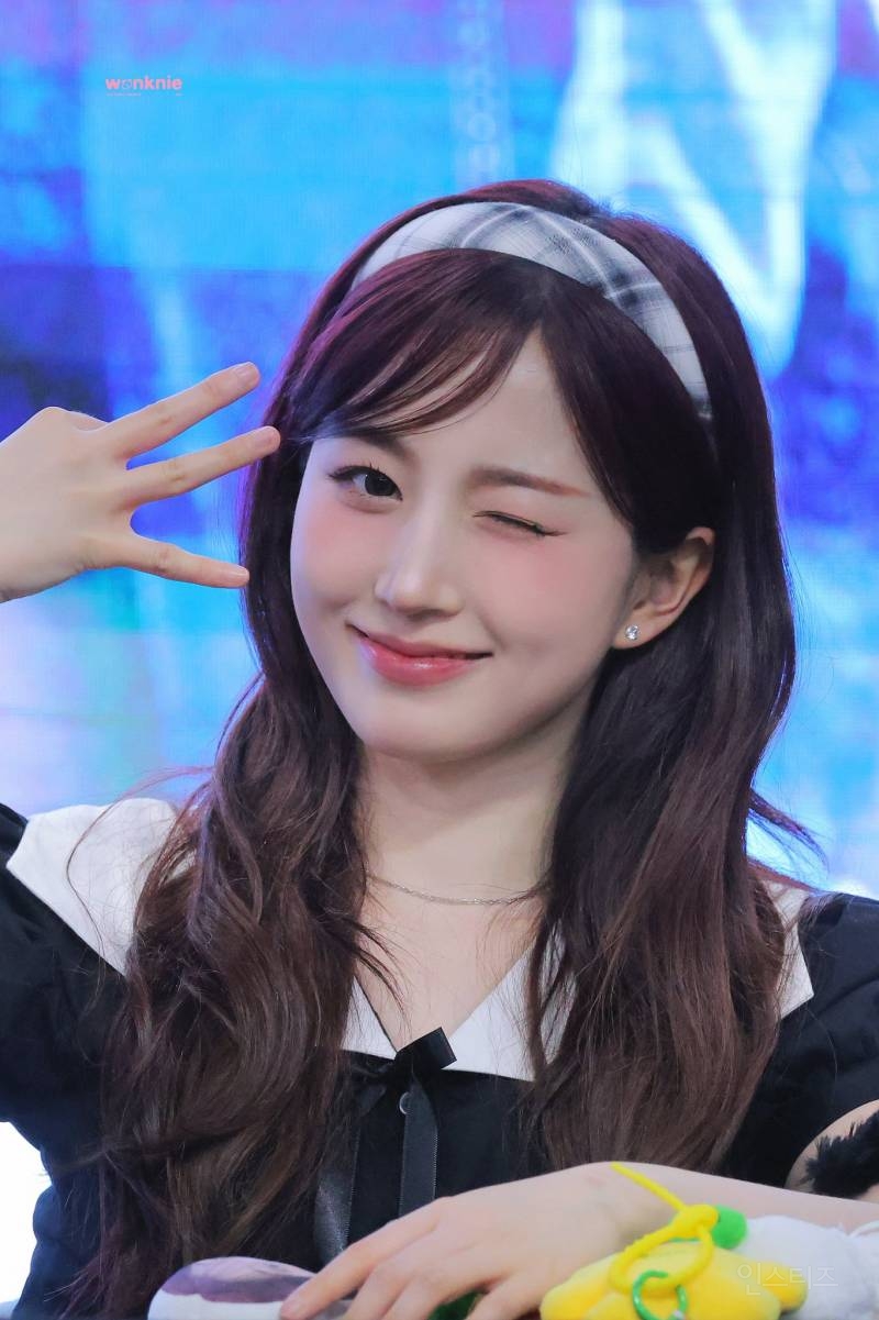 헤어밴드 개찰떡으로 팬들 반응 좋았던 어제자 엔믹스 해원.jpg | 인스티즈