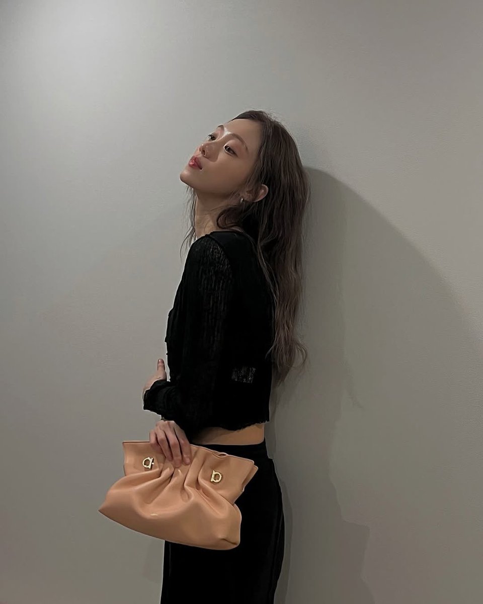 [잡담] 어제의 이성경.. 모델시절같다 | 인스티즈