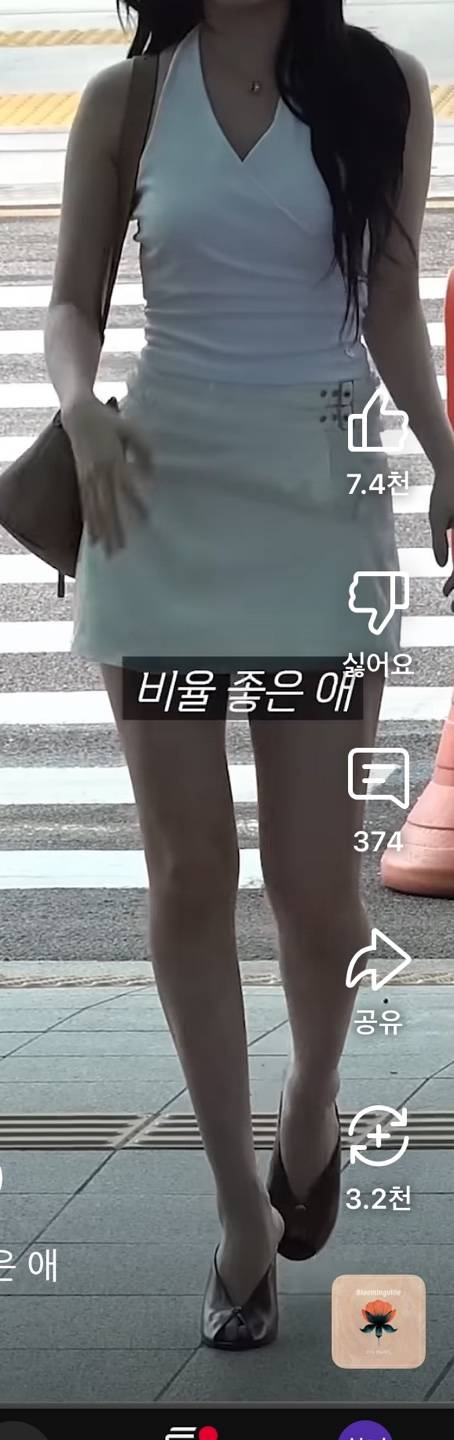 [잡담] 이 정도 몸매면 164에 몸무게 몇정도 나와야해???? | 인스티즈