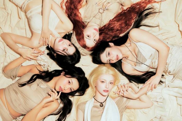  엑신(X:IN) 세 번째 미니앨범 콘셉트 포토 W ver