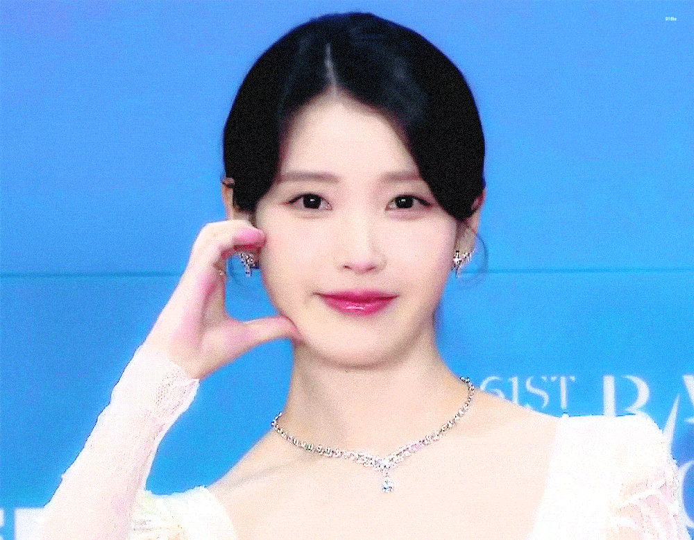 오늘자 헤메코 레전드 찍은 아이유 백상예술대상 | 인스티즈