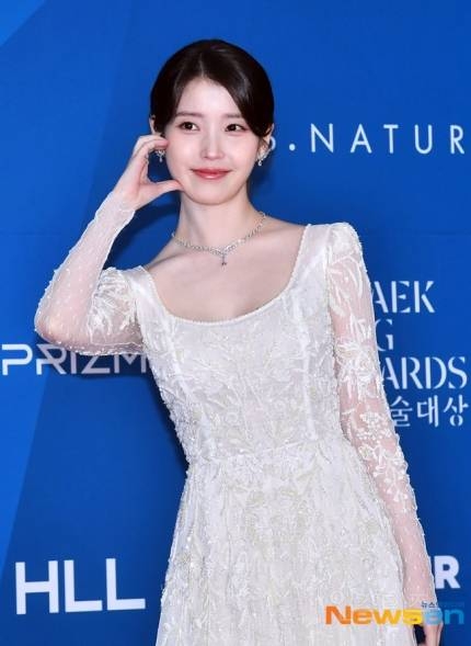  오늘자 헤메코 레전드 찍은 아이유 백상예술대상