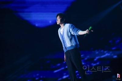 판타지소설 속 의상으로 콘서트 말아준 가수 | 인스티즈