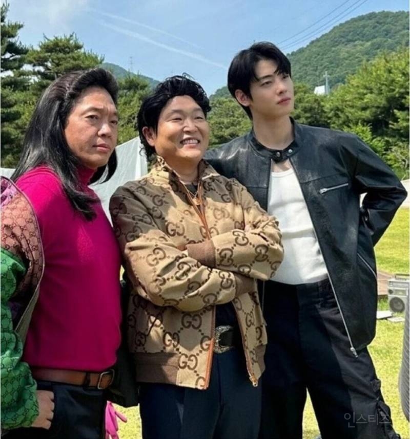  차은우도 외모로 묻힐 수 있다는 걸 보여주는 사진 .jpg15