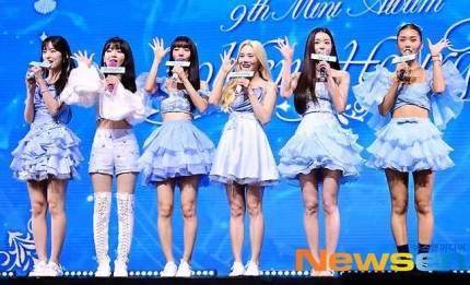  오마이걸 4인 WM엔터와 재계약, 유아X아린은 소속사 떠난다 [공식입장 전문]