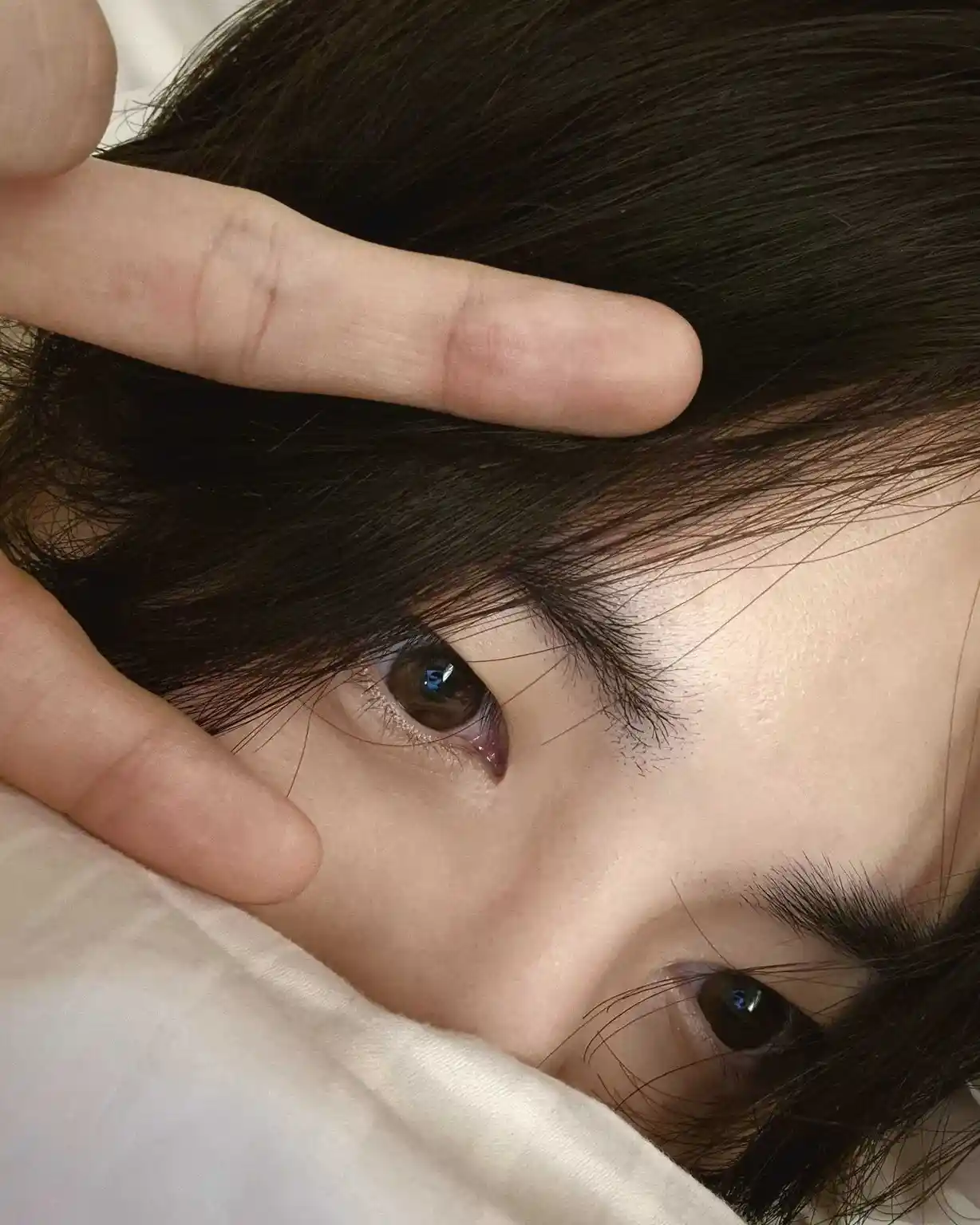 지호야 한태산 흑발 돌려내라 좋은 말로 할 때 취향의 한태산 한동민 탯왼 탯른 셀피 webp (4) 공유 | 인스티즈