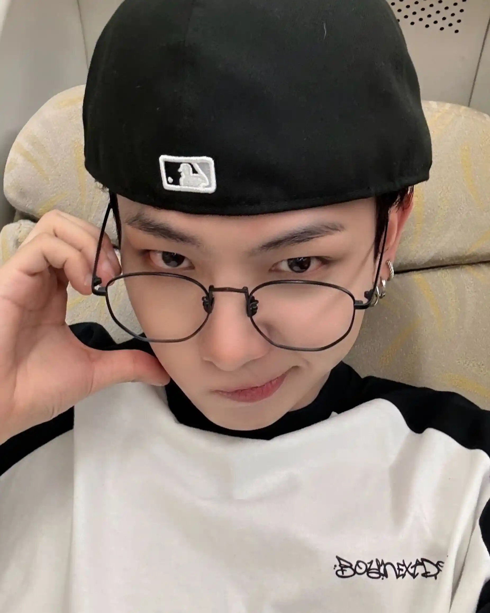 명재현 명왼 명른 뉴 셀피 (6) webp 공유 | 인스티즈