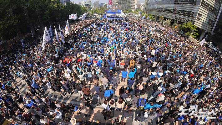 현재 민주당도 놀랐다는 광화문 인파.JPG | 인스티즈