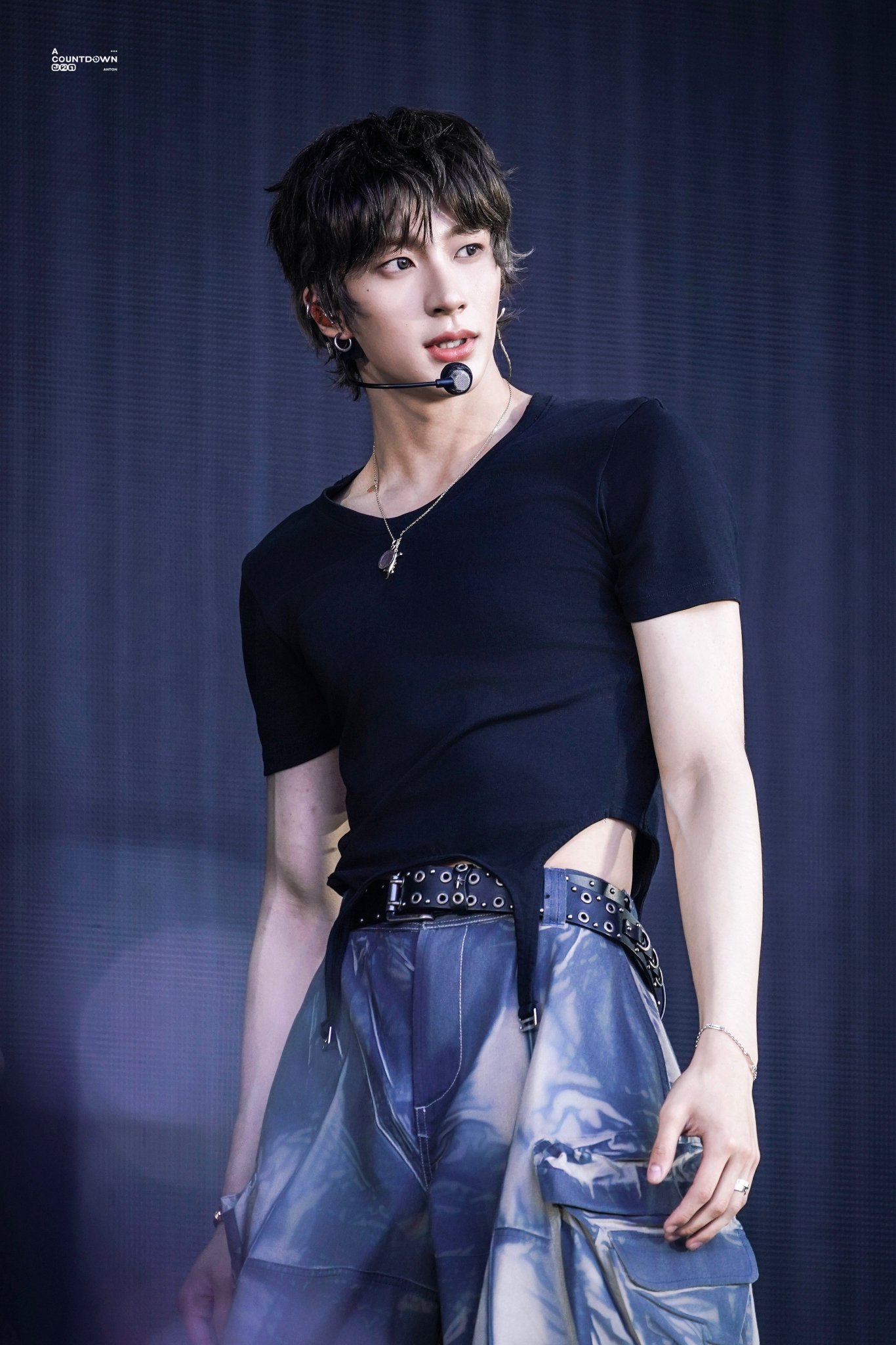 [잡담] 앤톤 어깨가 더 넓어져서그런지 그옷이 예전보다더........ | 인스티즈