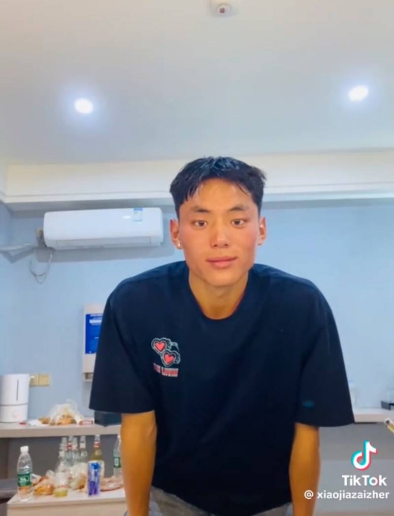 현재 연예인 몇명 보인다는 핫한 티벳청년.JPG | 인스티즈