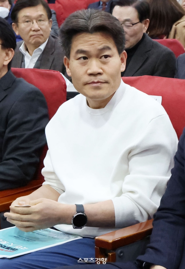 "방송 잘리고 손절당해” 전한길, 결국 강단 은퇴 | 인스티즈