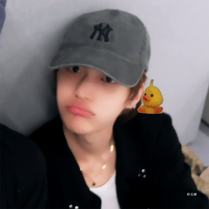 [잡담] 원빈: 입술이 너무 무겁다 좀 가져가 한근정도 | 인스티즈