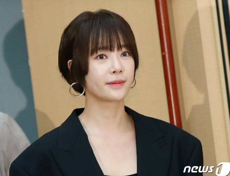  [단독] 배우 황정음 회삿돈 42억 빼돌려 가상화폐 투자…혐의 인정37