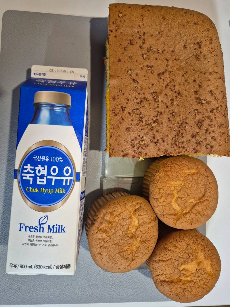[잡담] 빵이랑 우유 폭식🍞🥛😋 - 인스티즈(instiz) 일상 카테고리