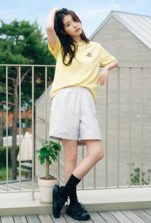 [잡담] 아이유 뉴발 새 화보 넘 예뻐 | 인스티즈