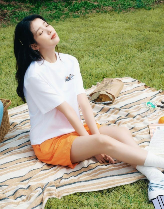 [잡담] 아이유 뉴발 새 화보 넘 예뻐 | 인스티즈