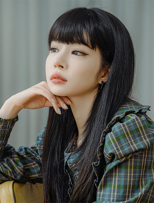 [잡담] 사람들 앞머리 갈라지는거 진짜 머리숱(모공)이 없어서그런거야?? | 인스티즈